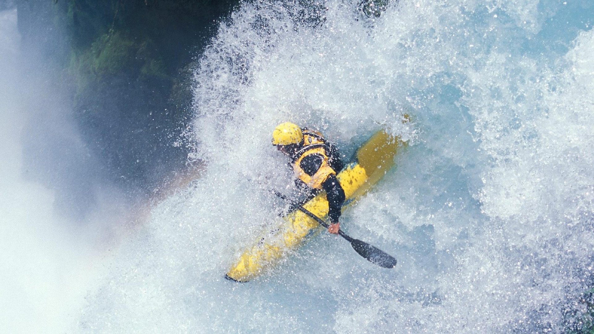 欧锦赛半决赛展开激烈角逐，胜者将面对强敌，欧锦赛快讯